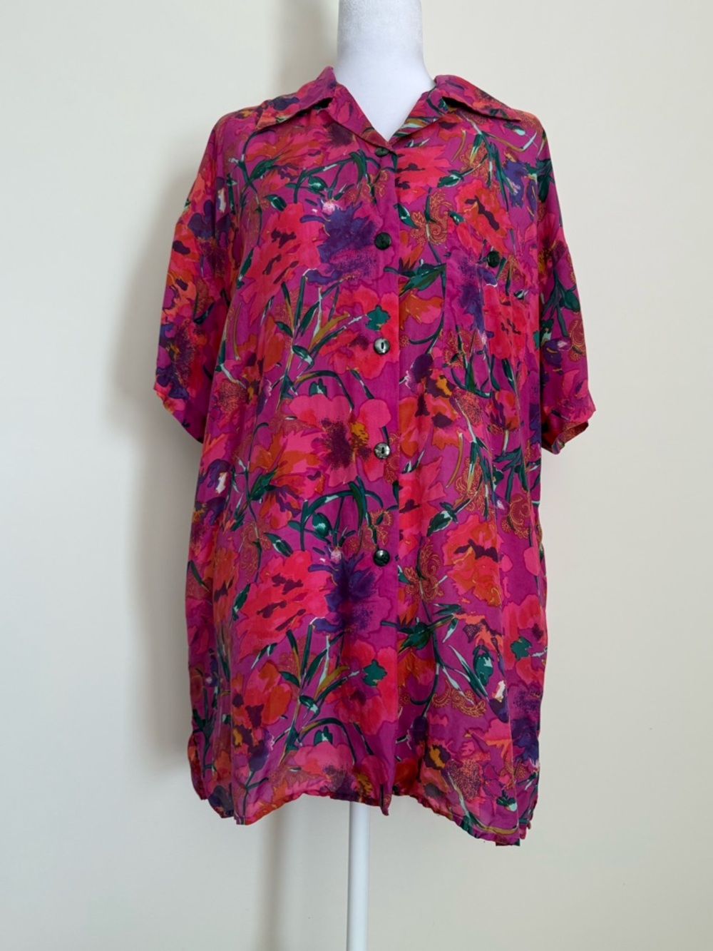 100% Silk vintage Robert Stock floral blouse women’s EUC size medium